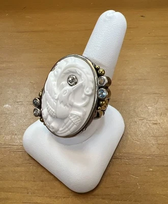 Серебряное кольцо Echo Of The Dreamer с резным белым агатом птицей жгучим  - Изображение 1 из 4