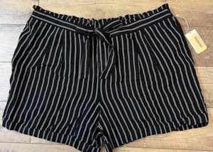 Womens Plus Size A New Day pleated striped shorts  3X - Bild 1 von 7