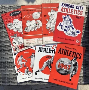 Lote de 7 1958-1967 Oficial K C Athletics Scorebooks Firmado Diego Segui - Imagen 1 de 21