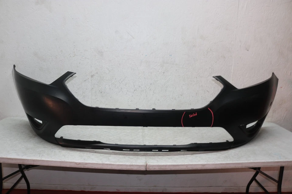2013 2019 FORD TAURUS FRONT BUMPER COVER WITH SENSOR HOLES Foto 1 de 4