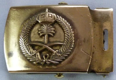 SAUDI ARABIAN ARMY SOLDIER'S BELT BUCKLE - Image 1 of 4
