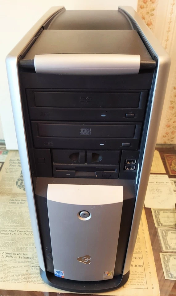 Gateway ATXPNT MDW500S Desktop Computer Pentium 4 2.4g 512 MB & 75 GB Windows XP - Image 1 of 4