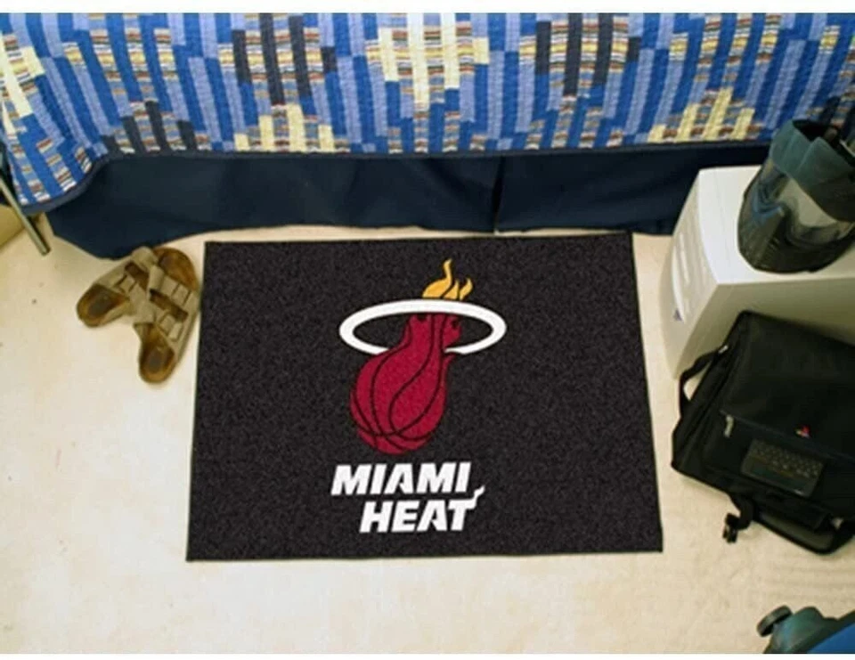 Напольный коврик Miami Heat, 20x30 дюймов, нейлон, противоскользящая подложка - Изображение 1 из 1