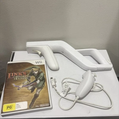 Link's Crossbow Training Game Wii & Wii Zapper & Wii Nunchuck Tested & Working - Image 1 of 4