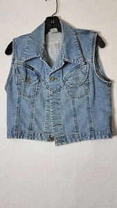 Run Lee Jeans Juniors 42 (34x19) Button Up Jean Jacket Vest - Picture 1 of 10