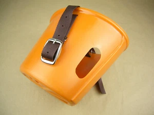 Maulkorb aus Kunststoff mit Nylonriemen zum Einschnallen Großpferd - Bild 1 von 2