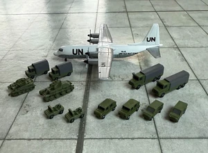 para Herpa Wings 1:400 12x vehículos militares GSE / accesorios de aeropuerto - Imagen 1 de 4