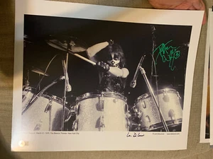 FOTO DE BESO FIRMADA POR PETER CRISS 16x20 Len Delessio impresión artística autógrafo certificado de autenticidad beckett - Imagen 1 de 4