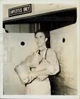 1941 Press Photo Singer Jimmy Cash of Radio Show "Burns and Allen" - kfx39564