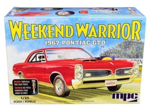 Skill 3 Model Kit 1967 Pontiac GTO "Weekend Warrior" 3 in 1 Kit 1/25 Scale Model - Picture 1 of 1