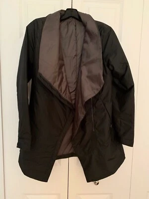 NAU Gris Asimétrico Cremallera Puffer Chaqueta Abrigo Poliéster Reciclado X-PEQUEÑO Foto 1 de 4