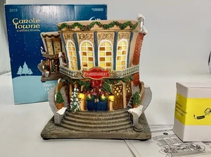 Lemax Carole Towne Christmas Village Lighted & Musical FINN'S HABERDASHERY - Picture 1 of 17