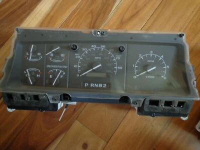 1992 1993 1994  FORD F250 F350 GAS INSTRUMENT CLUSTER UNKNOWN MILEAGE Foto 1 de 2
