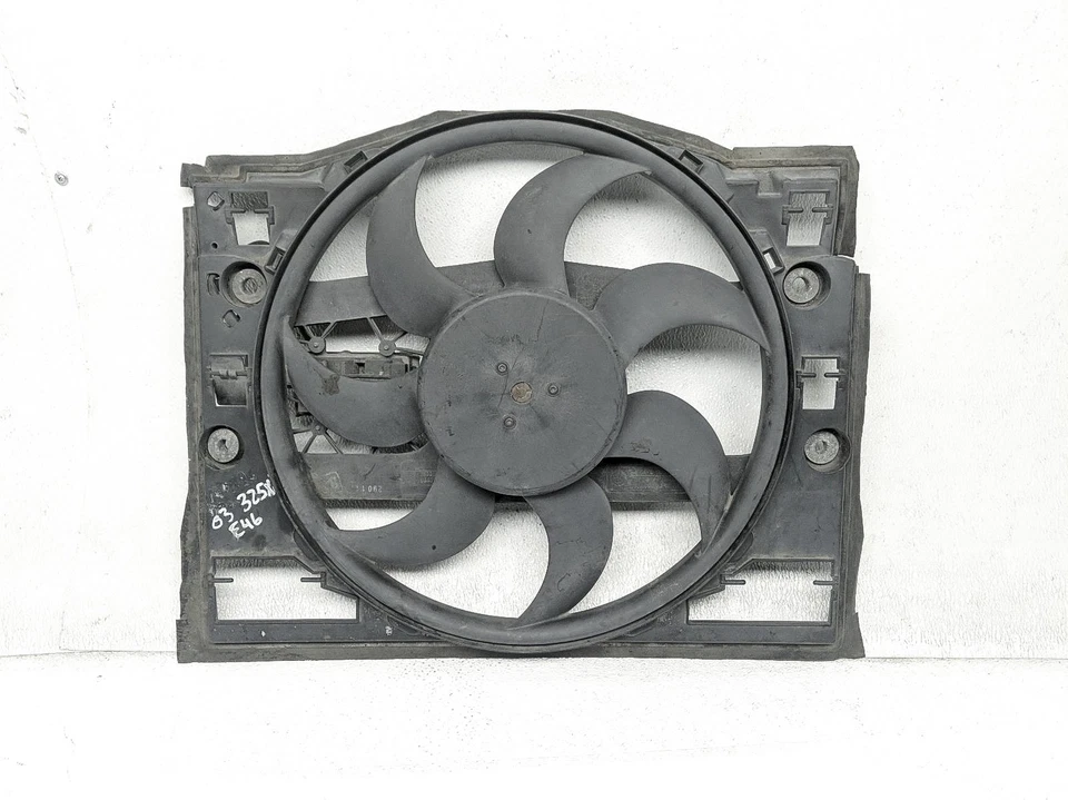 BMW 325XI 2003 radiador ventilador motor y cubierta 64-54-6-905-076 Foto 1 de 4