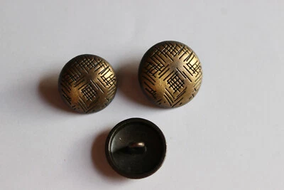 10 Metallknöpfe, Strich-Muster, messingfarben, Größe: ca. 18, 20 mm - Bild 1 von 4