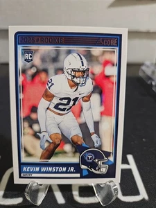 2025 Score Football RC Kevin Winston Jr Rookie #97 Tennessee Titans - Imagen 1 de 3