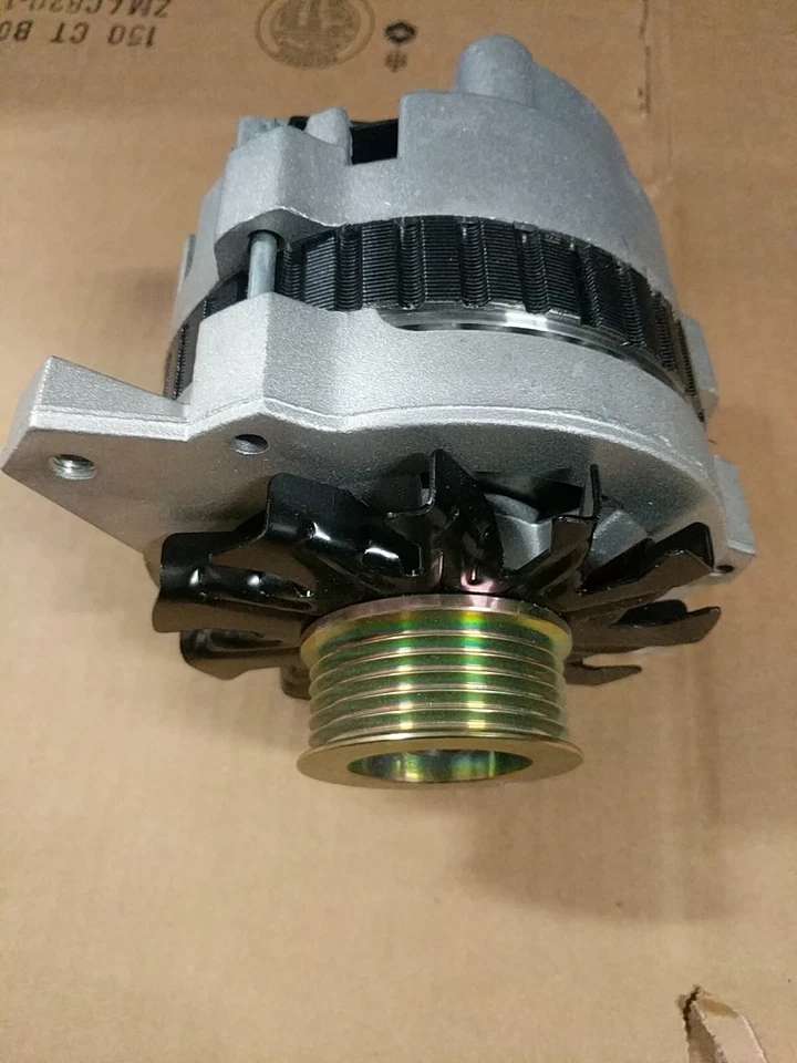 Alternador para Chevrolet P30 R20 Suburban GMC V3500 105A 12V CW 6 ranhuras polia - Imagem 1 de 4