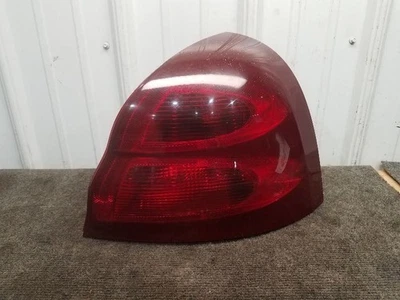 Luz trasera derecha para pasajero Pontiac Grand Prix 2004-08 *sobre pulverización* Foto 1 de 4