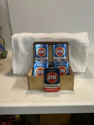 VINTAGE CHEVRON SUPREME  24  NEW/UNUSED TISSUE PACKETS IN THE ORIGINAL CARTON. - Image 1 of 4