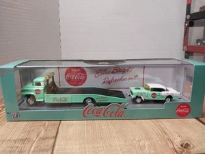 M2 Machines Autotrasportatori Coca Cola 58 Chevy LCF Rampa & 55 Chevy Gasser lt verde/bianco - Foto 1 di 6
