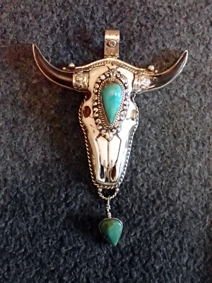Colgante Calavera Longhorn Grande con Turquesa. Foto 1 de 4