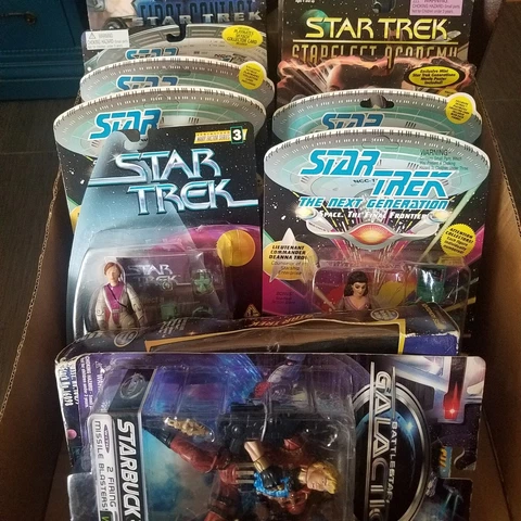 Star Trek Playmates Action Figures and Battlestar Galactica, QTY discount Cover