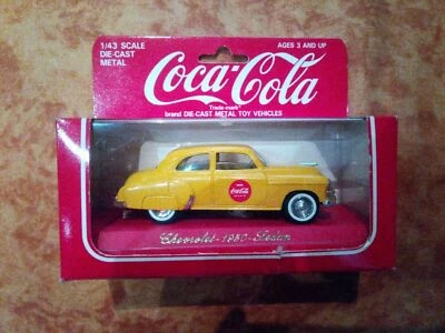 Coca Cola Die Cast Metal Toy Vehicles Chevrolet 1950 Sedan 1/43 Solido Vintage - Immagine 1 di 3