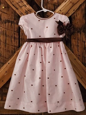 Vestido de gravata The Bailey Boys rosa/marrom Polkadot tamanho 3T vem com laço FOFO - Imagem 1 de 4