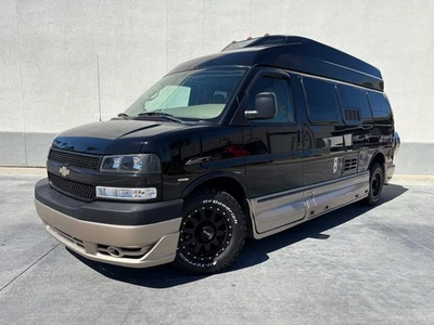 2008 Roadtrek 190 Versatile Low Mileage - Image 1 of 4