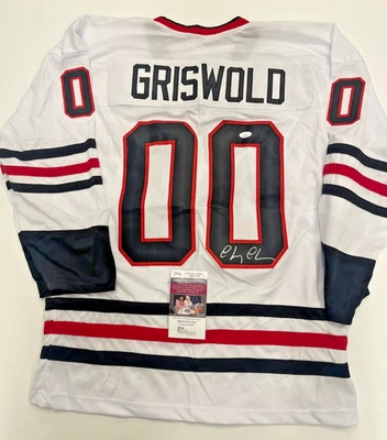 Camiseta deportiva de hockey blanca firmada por Chevy Chase Griswold #00 - certificado de autenticidad JSA vacaciones de Navidad Foto 1 de 4