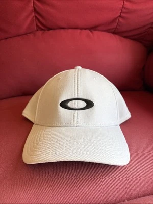 Boné de beisebol cinza Oakley com logotipo - Imagem 1 de 2