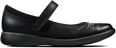 Brandneu in Originalverpackung Clarks Mädchen Etch Funken schwarz Leder Schulschuhe