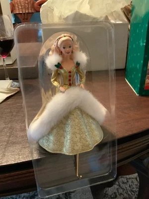 Hallmark HAPPY HOLIDAYS BARBIE Medias Soporte Vestido Dorado 1995 En Caja Foto 1 de 4
