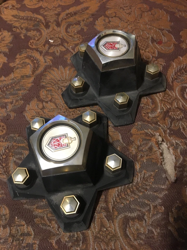 Chevrolet Monte Carlo 1981-1988 tapa central rueda usada 1986 Luxury Sport Foto 1 de 1