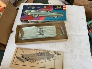 Revell 1956 ORIGINALAUSGABE Lincoln Futura gebauter Modellbausatz unvollständig gebauter Karton - Bild 1 von 22