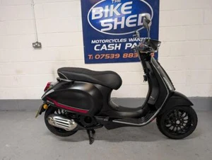 Piaggio Vespa S sprint 125 2022 One owner Only 4k miles Fully serviced new tyre - Picture 1 of 14