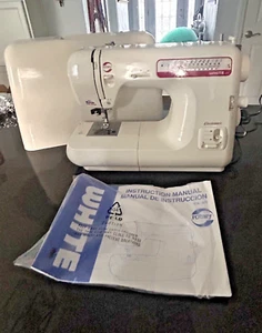 Máquina de coser eléctrica rotativa blanca 979-970 con estuche y manual - Imagen 1 de 16