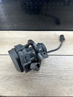 Bomba de inyección de aire secundaria Maserati Quattroporte Smog 03-12 OEM Foto 1 de 4