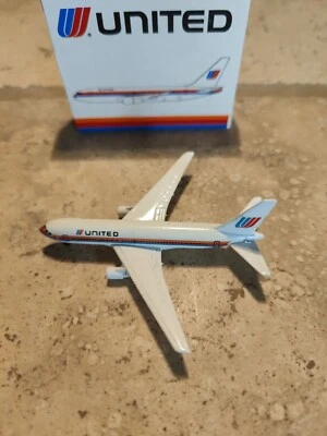 Schabak Boeing 767 United Airlines 1:600 Aircraft Airplane Collectible 907/23 - Image 1 of 4