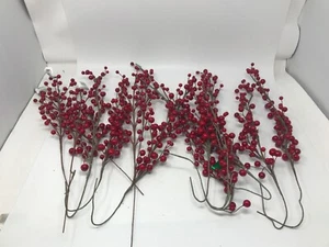 Assortment of Pip Berry Garland Red Full Beautiful Plastic Christmas Decoration - Picture 1 of 3