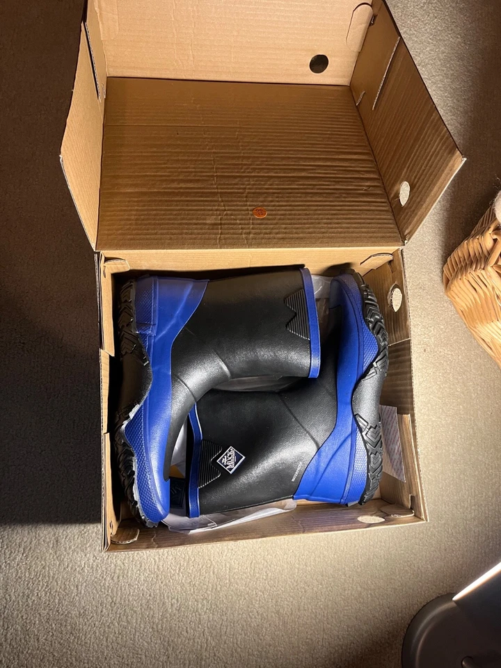 Botas Azul Muck Nieve/Lluvia Color Azul Talla 7 Nuevas Con Etiquetas Y Caja Foto 1 de 4