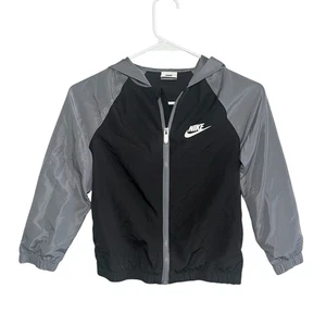Giacca a vento Nike antipioggia full zip nera grigia ragazzo 7 - Foto 1 di 5