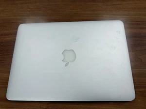 Apple -MacBook Pro 13” Retina (A1502) 2015- Intel I5, 256GB, 8GB RAM - Picture 1 of 8