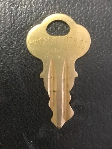 Vintage Chicago Lock Co H 1850 key only gumball, candy, nut, toy vending machine - Picture 1 of 3