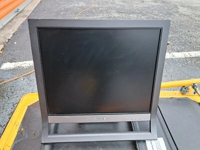 Sony SDM-HS75 17" TFT LCD COLOR COMPUTER DISPLAY. 1 DEAD PIXEL - Image 1 of 4
