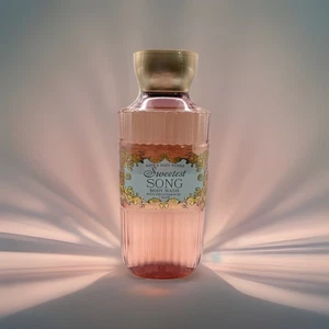 Bath & Body Works Duschgel - süßester Song (10 fl. Oz.) - Bild 1 von 1