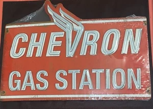 Letrero de metal en relieve de gasolinera Chevron Chevron 16 pulgadas x 12 in. - Imagen 1 de 2