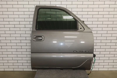 01-06 GMC Yukon GMT800 Passenger Right Front Door (Steel Gray 16U) - Изображение 1 из 4