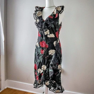 Vestido de Cóctel Negro Rojo Bordado Rosa Midi Sin Mangas Floral Gianni Bini M Foto 1 de 4