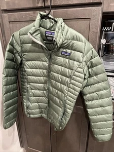 Patagonia Damen Daunen Pullover Jacke Gr. S kleine Markierungen am rechten Ärmel - Bild 1 von 8